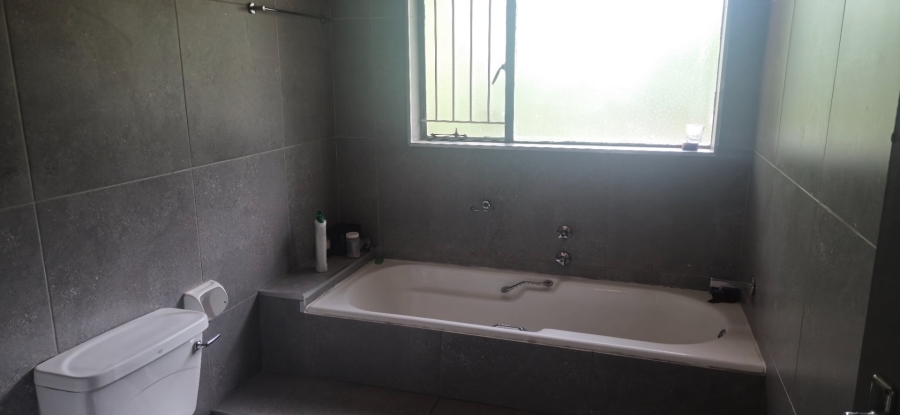  Bedroom Property for Sale in Heuwelsig Free State